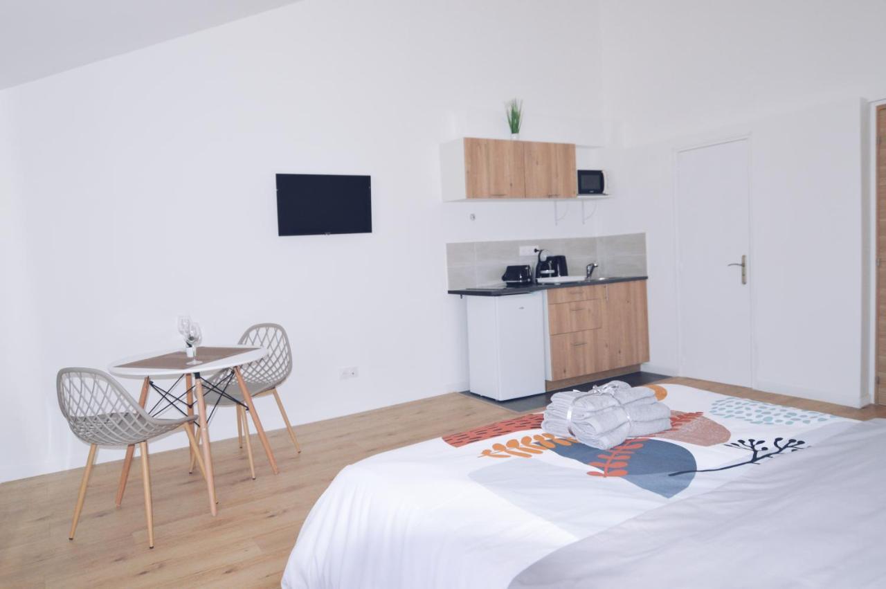Studios Lsquare-Residence Châtellerault Exteriör bild